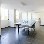 Apto em condomínio com piscina, a menos de 5 minutos da Praia das Astúrias!