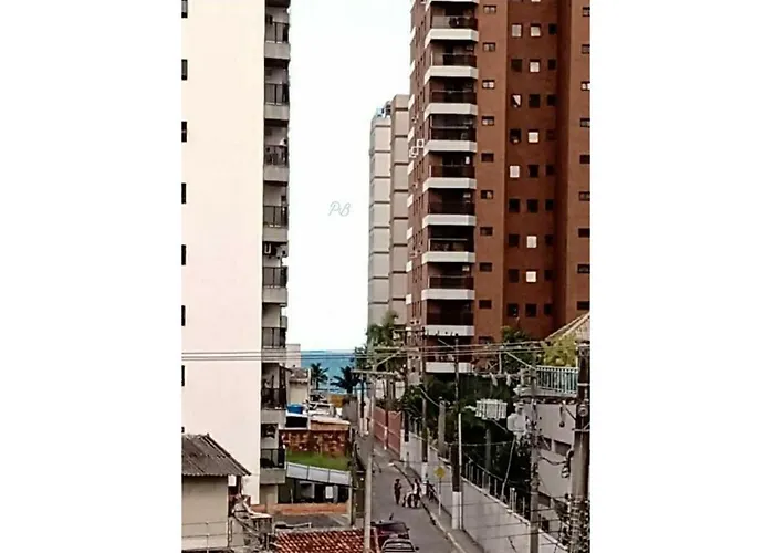 Apto em condomínio com piscina, a menos de 5 minutos da Praia das Astúrias!